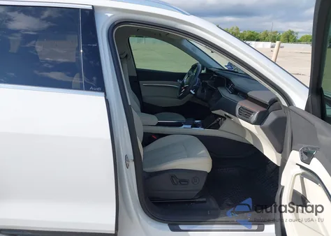 2024 Audi Q8 E-Tron Premium Plus Quattro z USA, uszkodzony, nr VIN WA15AAGE0RB030430